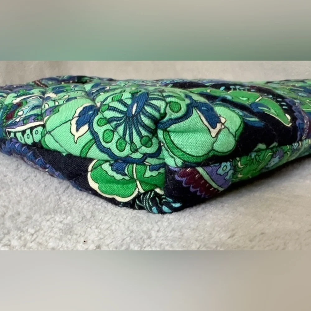 Vera Bradley - Picture 8 of 14